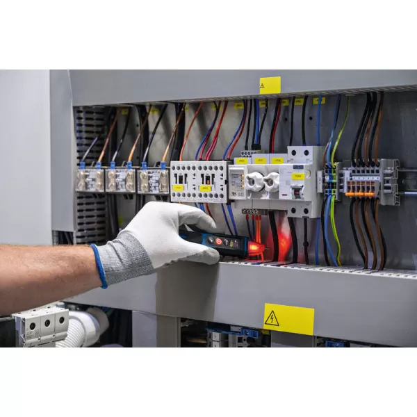 Zkoušečka napětí Bosch GVD 1000-17 Professional