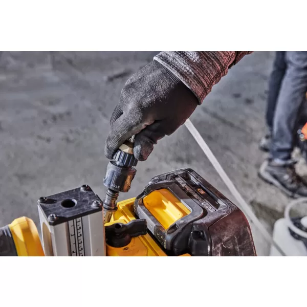 Nádrž na vodu DeWALT DCE6820N, 18V