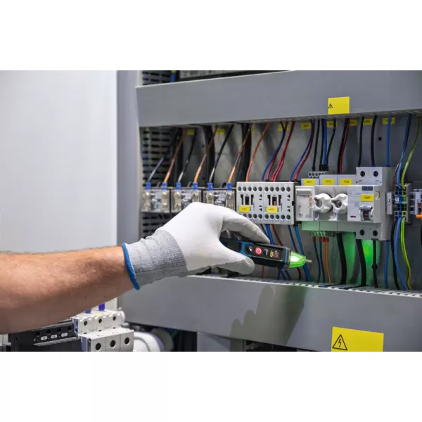 Zkoušečka napětí Bosch GVD 1000-17 Professional