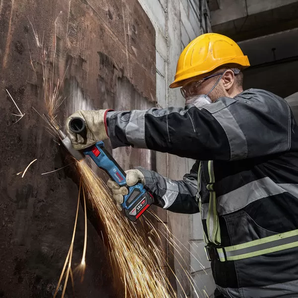 Aku úhlová bruska Bosch GWS 18V-11 Professional, 2x5,0Ah, 125mm, 06019N4102