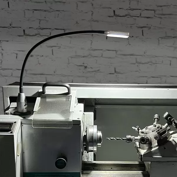 Lampa ke stroji Glanzlicht LED 400lm Bauer + Böcker