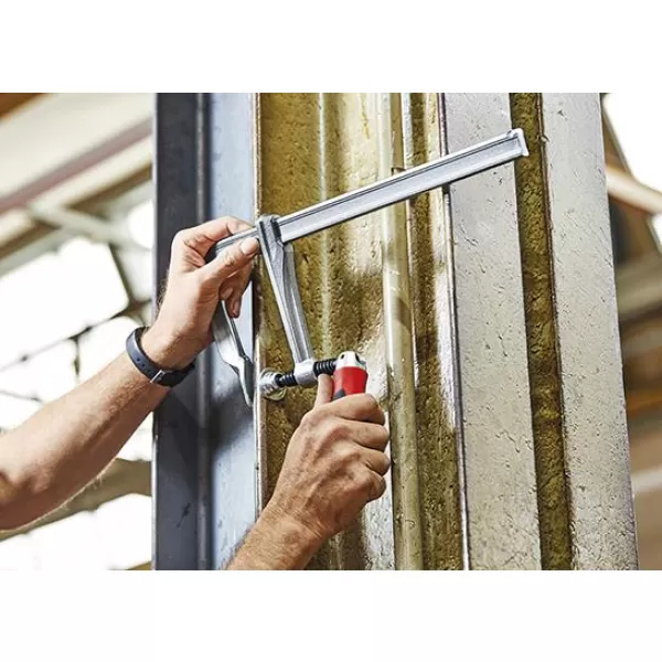 Šroubovací svěrka ocel. 2-složková rukojeť 600x120mm sklopná rukojeť Bessey